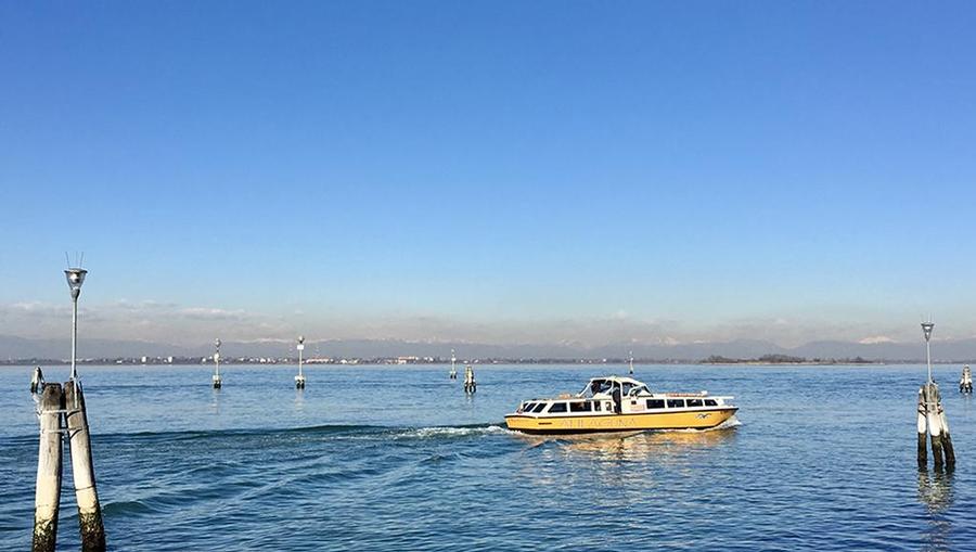 water taxi vaporetto